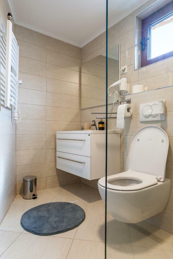 Apartments Davor Bar Bagian luar foto