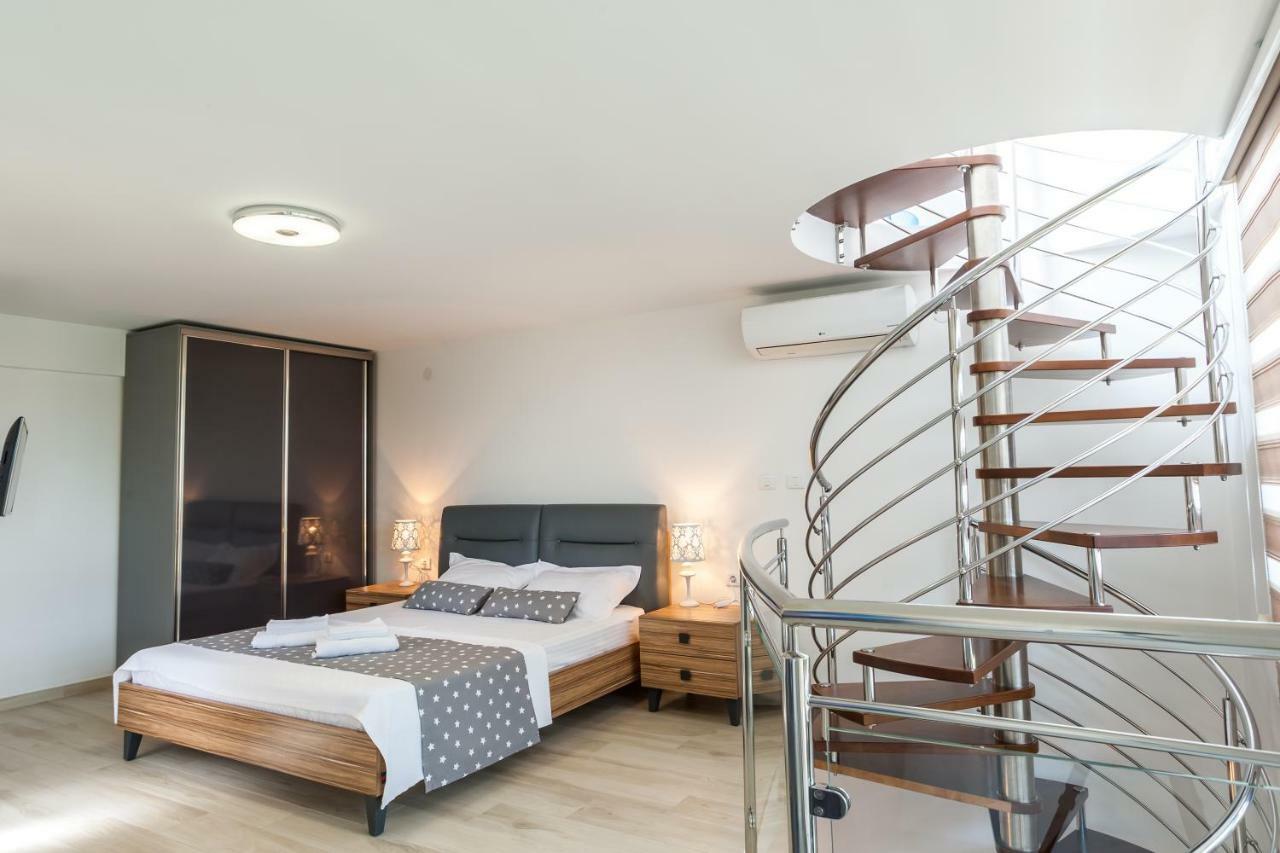 Apartments Davor Bar Bagian luar foto