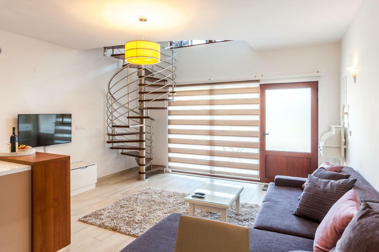 Apartments Davor Bar Bagian luar foto