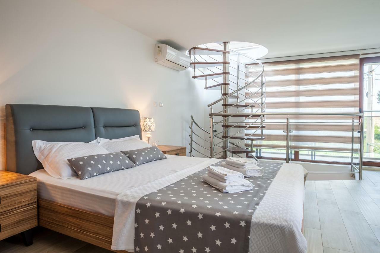 Apartments Davor Bar Bagian luar foto